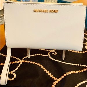 Michael Kors Double Zip Wristlet - White